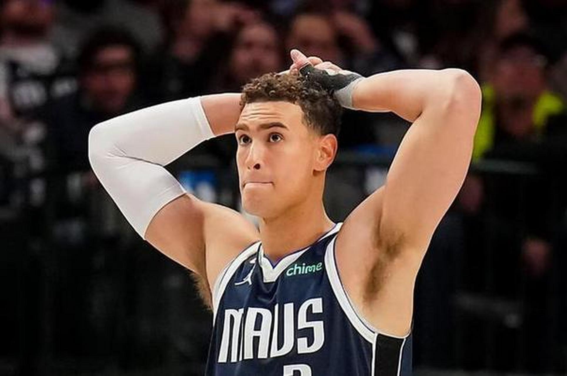 德怀特-鲍威尔与独行侠续约三年,合同总额1200万美元  据nba记者marc 