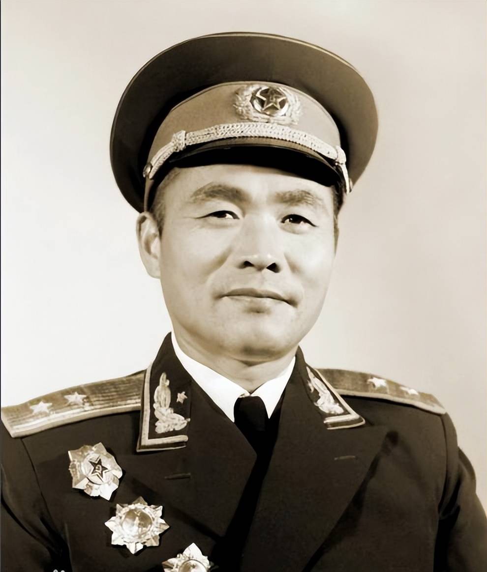 1950年,西南军区成立时,各军分区的司令员和政委都有谁?