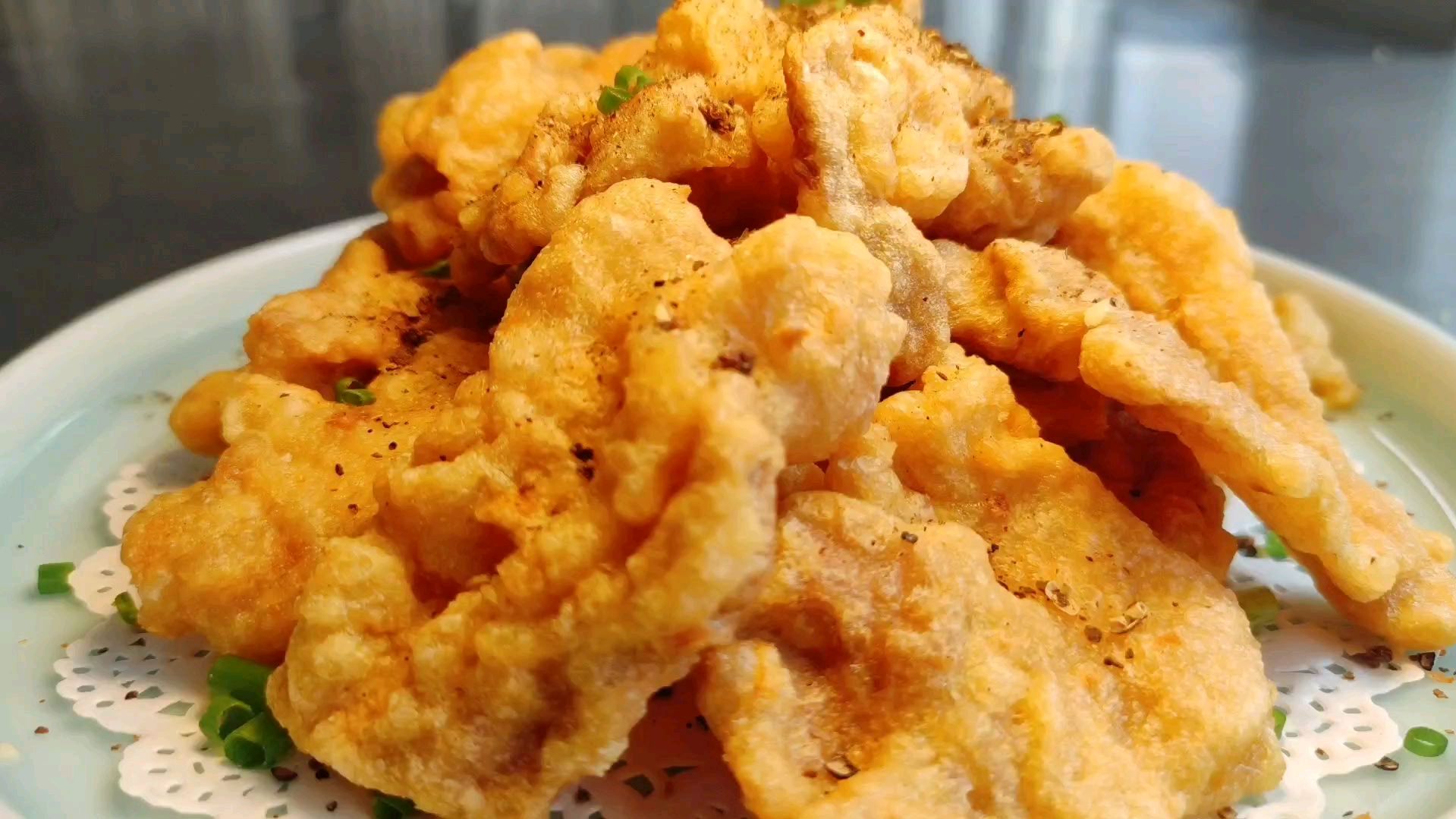 酥肉到底要怎么炸才香,看看四川厨师的做法,外酥里嫩,越嚼越香