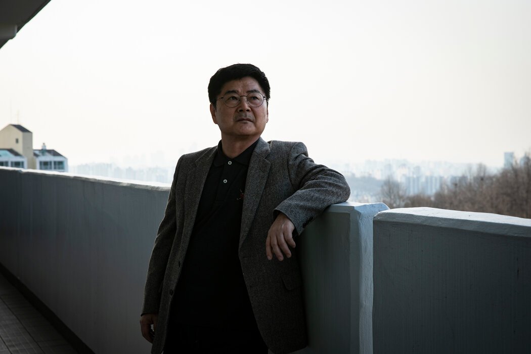 首尔,李泰庆在他的公寓里。李泰庆一家在1960年迁回朝鲜。他于2009年逃到了韩国。