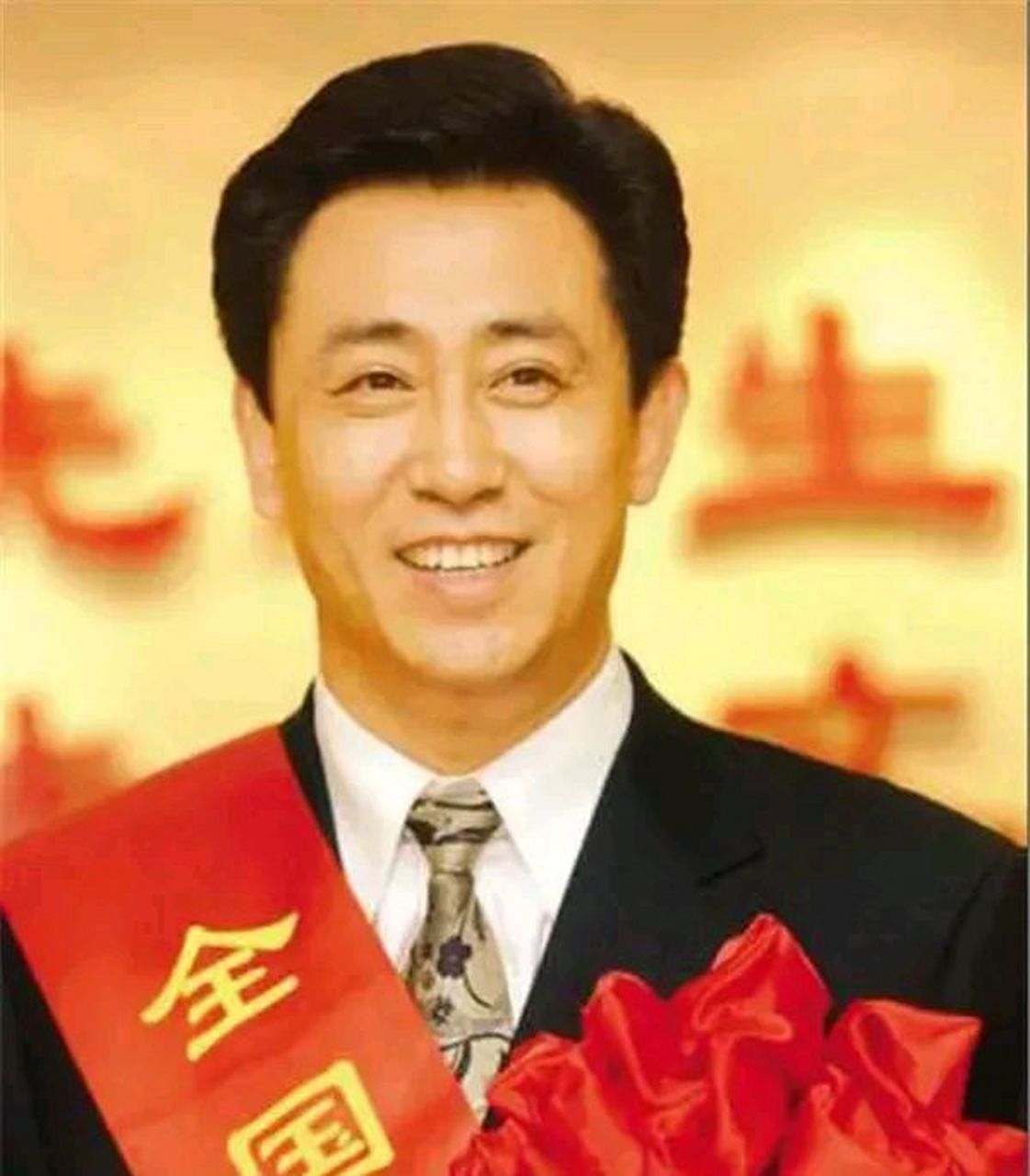 国家给了许家印数不清的荣誉地位仍养出了一个败家子!