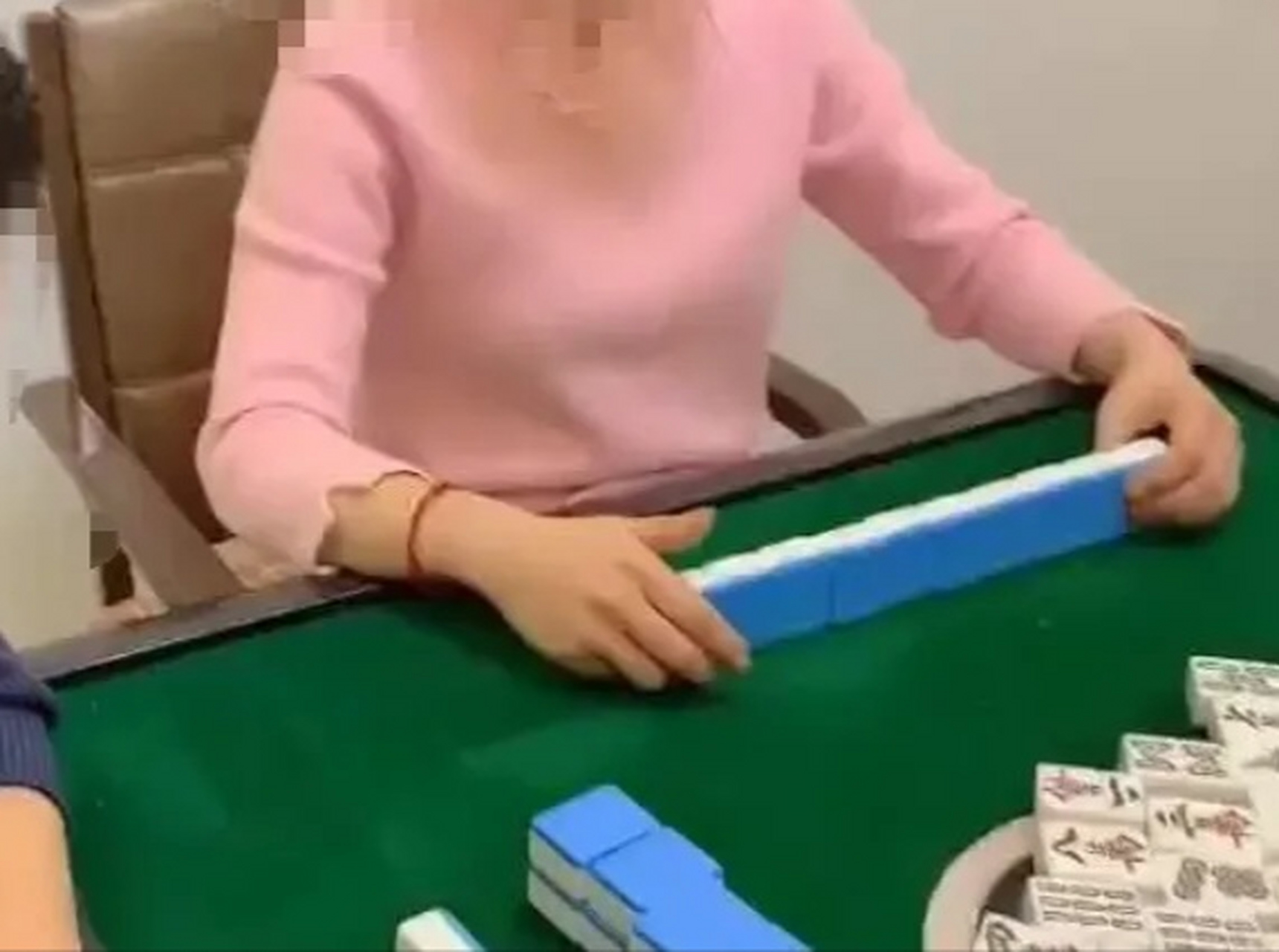 女子打麻将输钱后,与三名牌友发生关系抵债,法院:算强奸  一名已婚