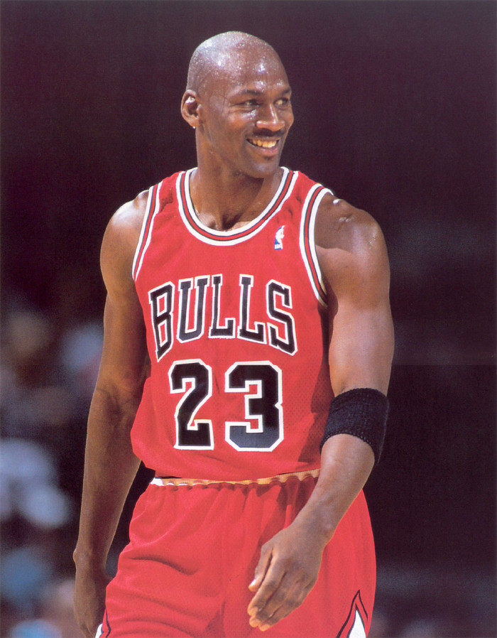 为什么说乔丹第1次复出拯救了公牛队,第2次复出拯救了整个nba