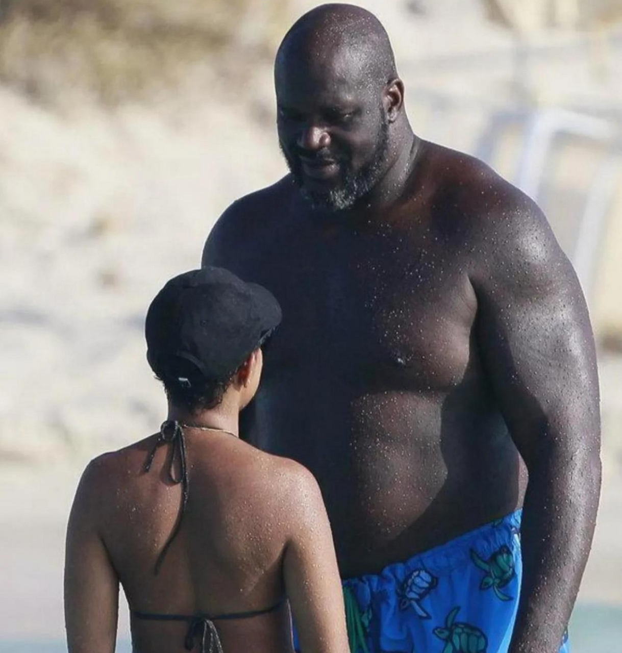 [惊恐][惊恐][惊恐]体型巨大的大鲨鱼奥尼尔的体重应该在400斤左右