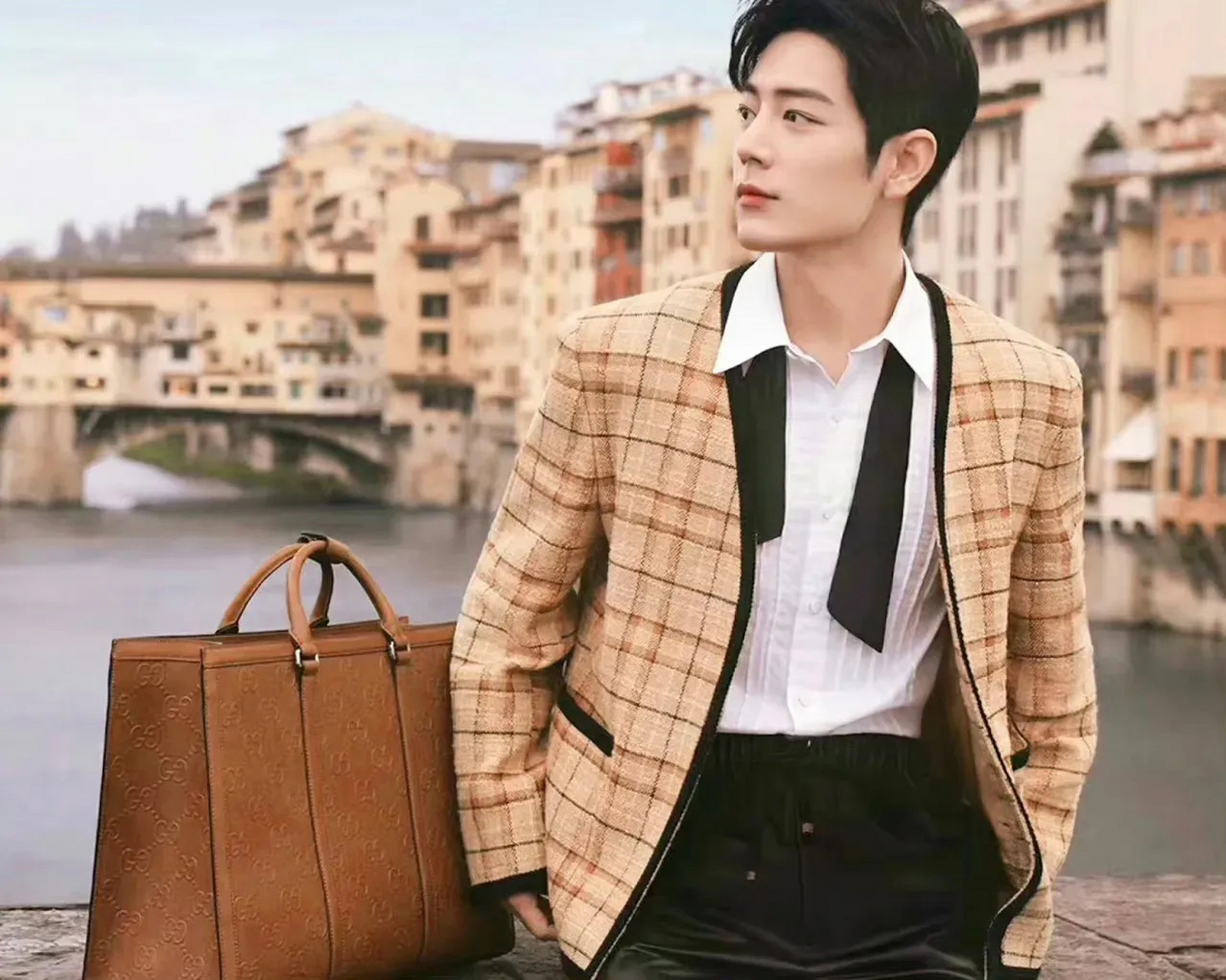 gucci品牌代言人肖战,在全球几十个国家同步更新,嗯,超爱他超重视他