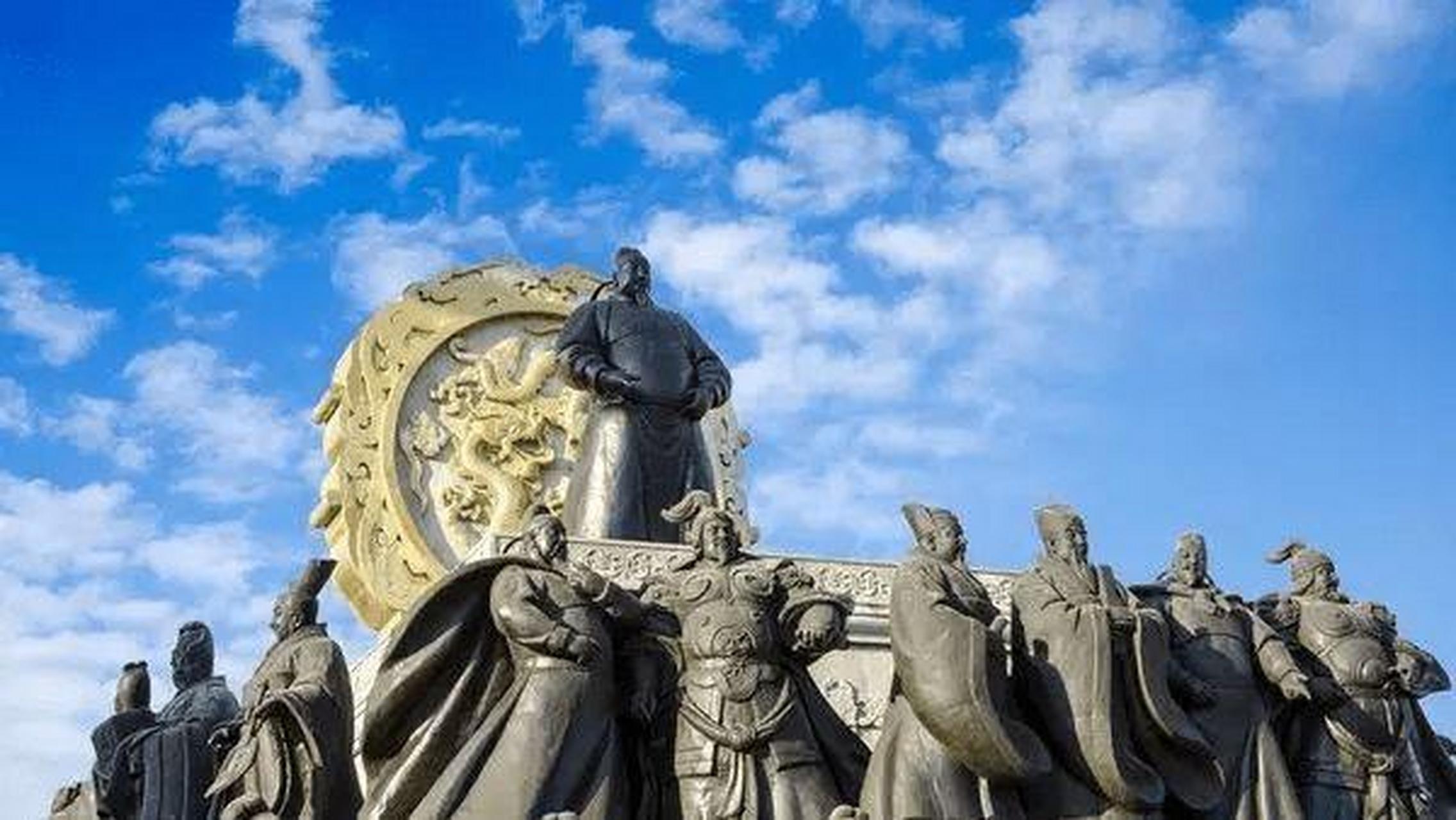 公元626年,唐太宗李世民刚刚登基时,突厥可汗便率领10万骑兵抵达长安