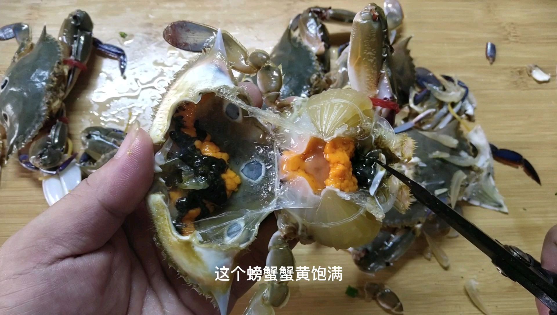 这个季节的螃蟹最好吃,用潮汕这个做法更好吃,味美鲜甜