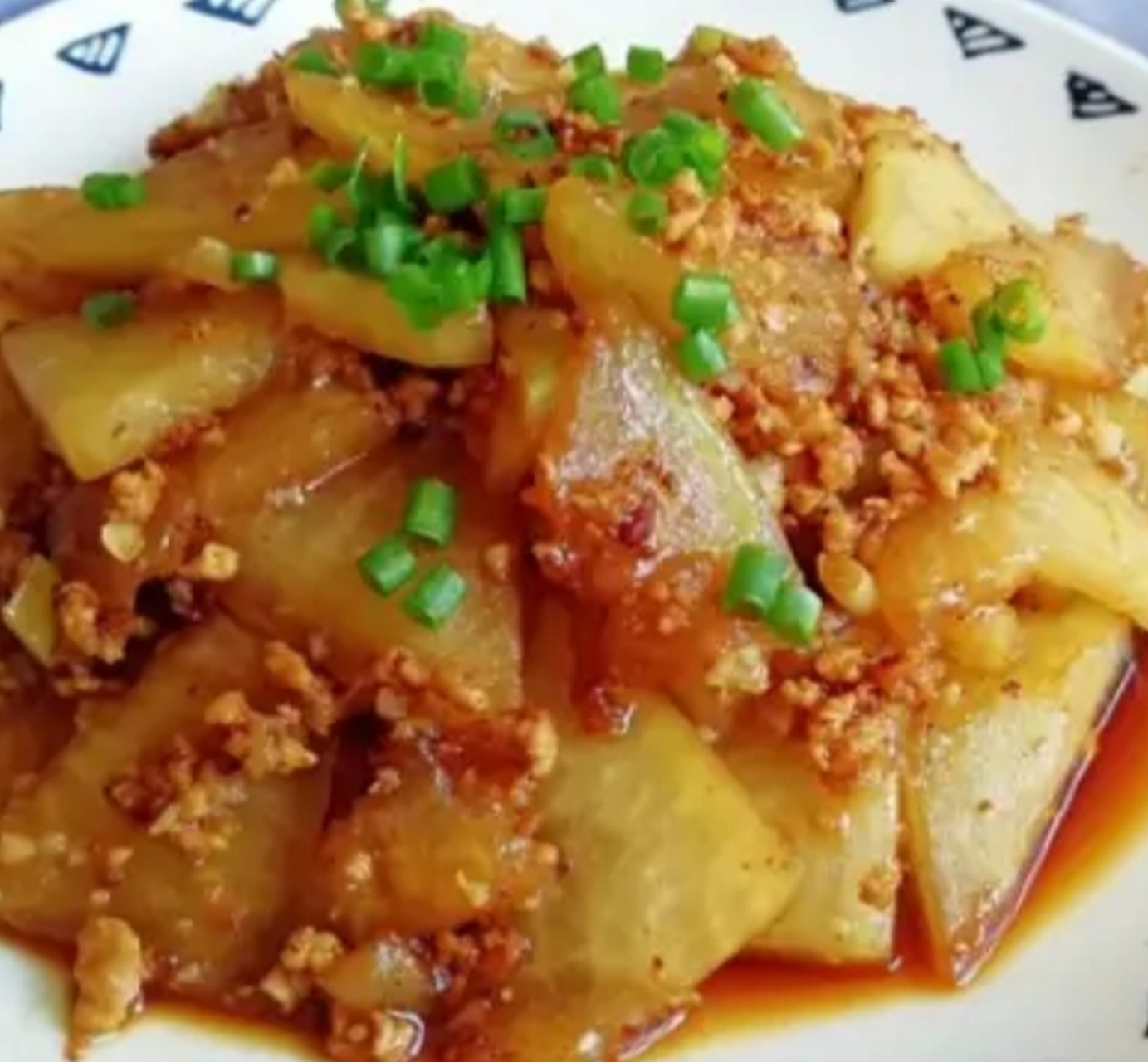 我的美食分享#  肉末冬瓜  做法:  1:冬瓜清洗一下,去掉外皮和内瓤