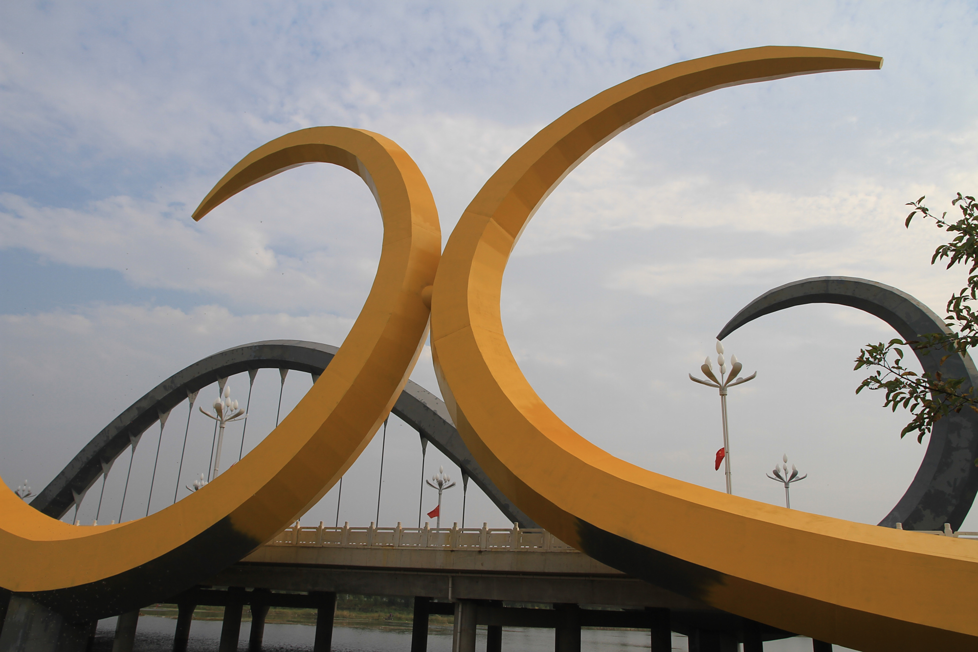 西平新景观——城北107东侧凤凰桥!