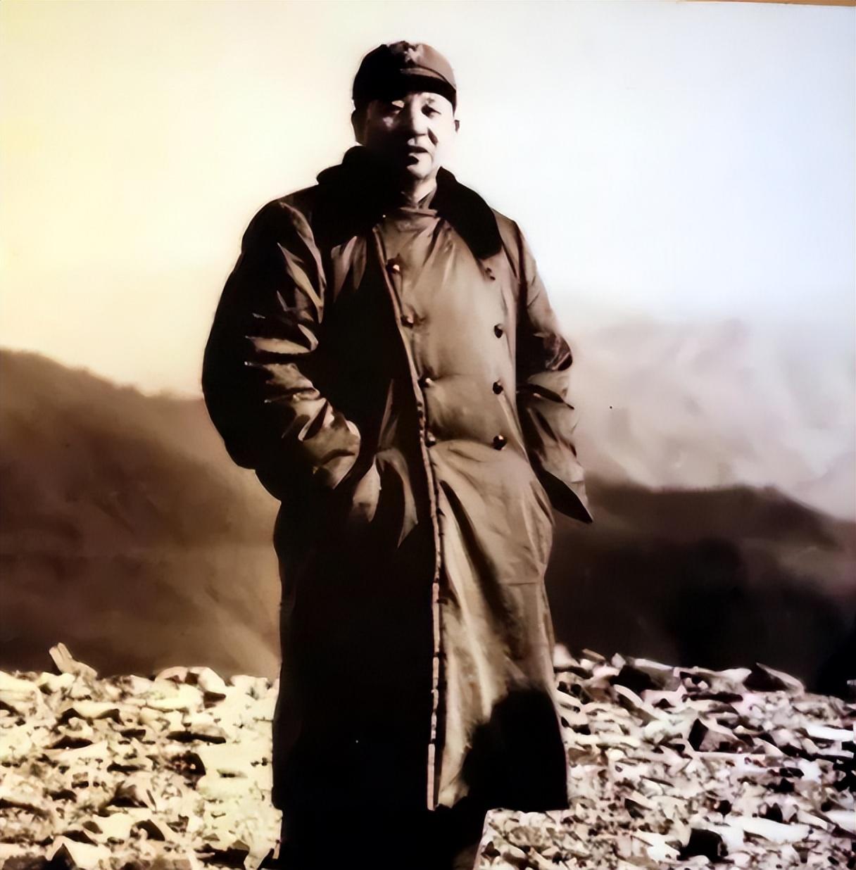 1964年,陈毅笑对秦基伟说:作为你半个老丈人,我给你换个岗位吧