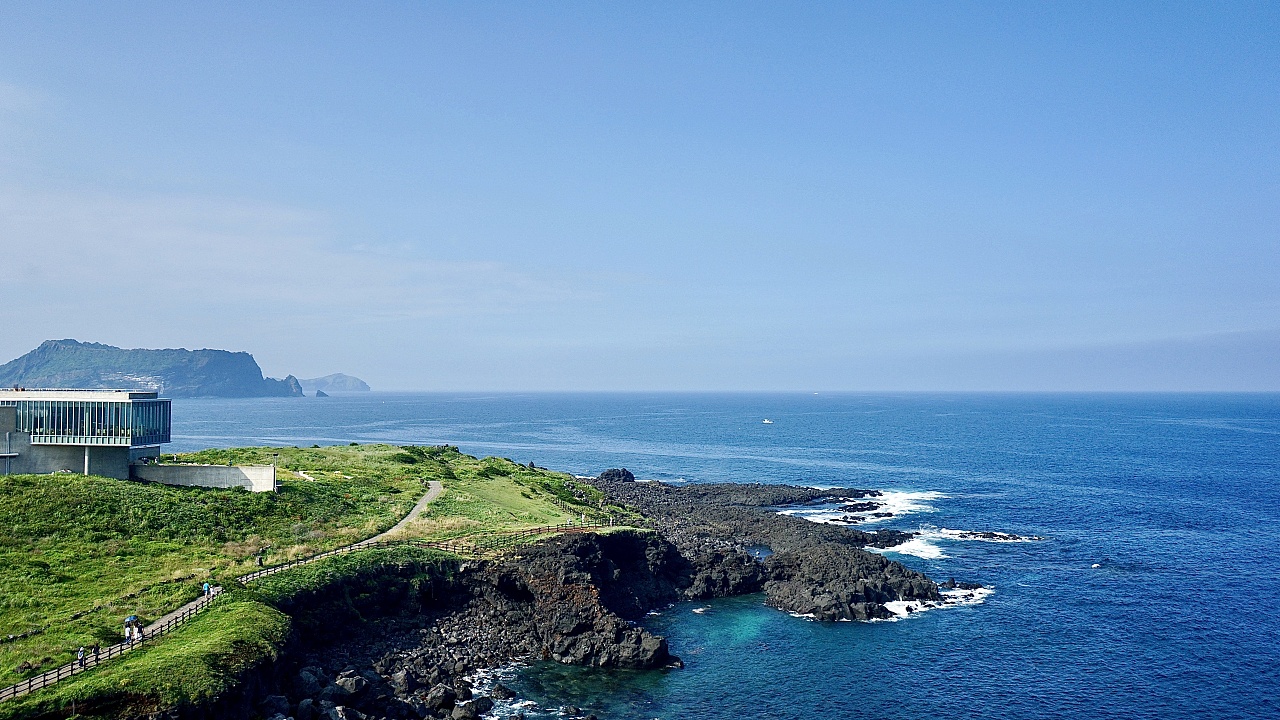 济州岛曾万人高喊取消中国免签,如今经济下滑,又请求我们回去?