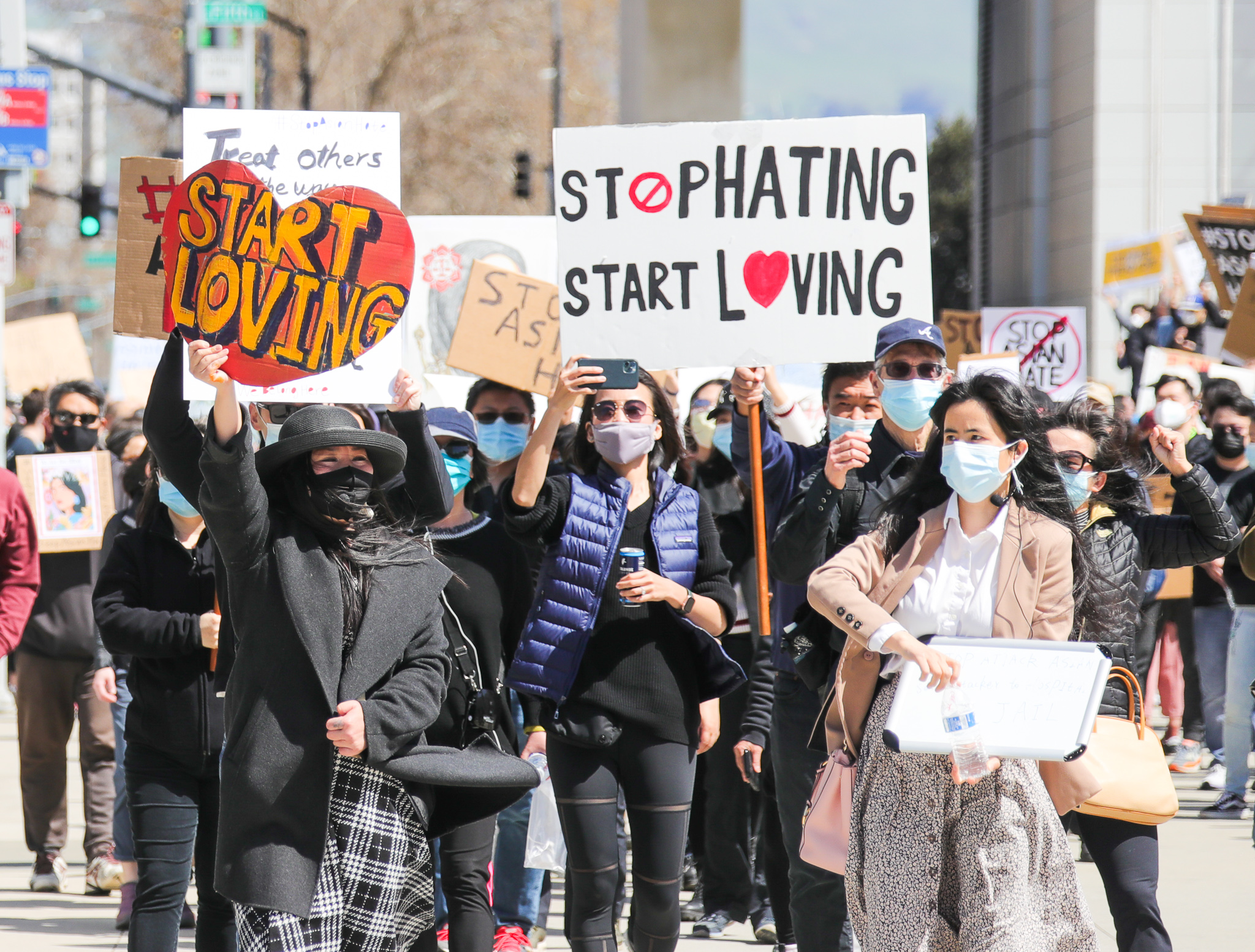 美国旧金山湾区民众集会抗议针对亚裔的歧视行为和仇恨犯罪(2)