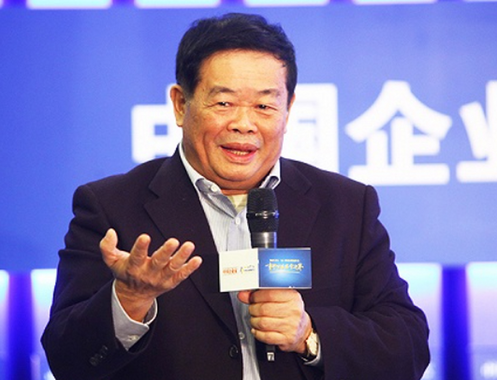 接手后,曹德旺才知道收费站一直亏损,最后他用一招实现"扭亏为盈",短