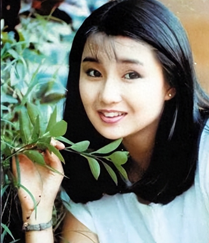 回顾张曼玉30年前一张旧照秒杀了半个内娱