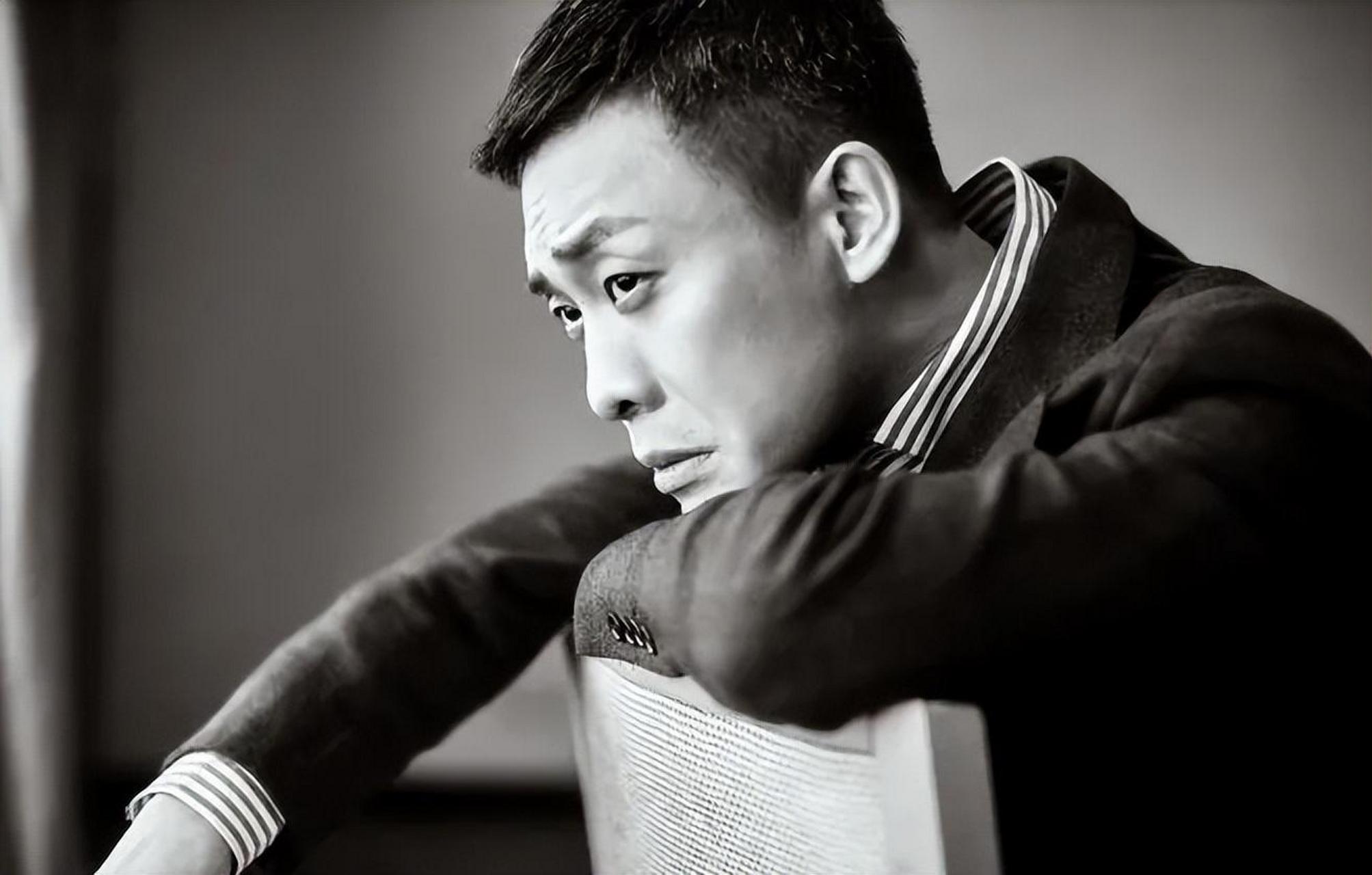 年轻时其貌不扬,到了中年越来越帅,这位让女人疯狂心动的男星 张译 这