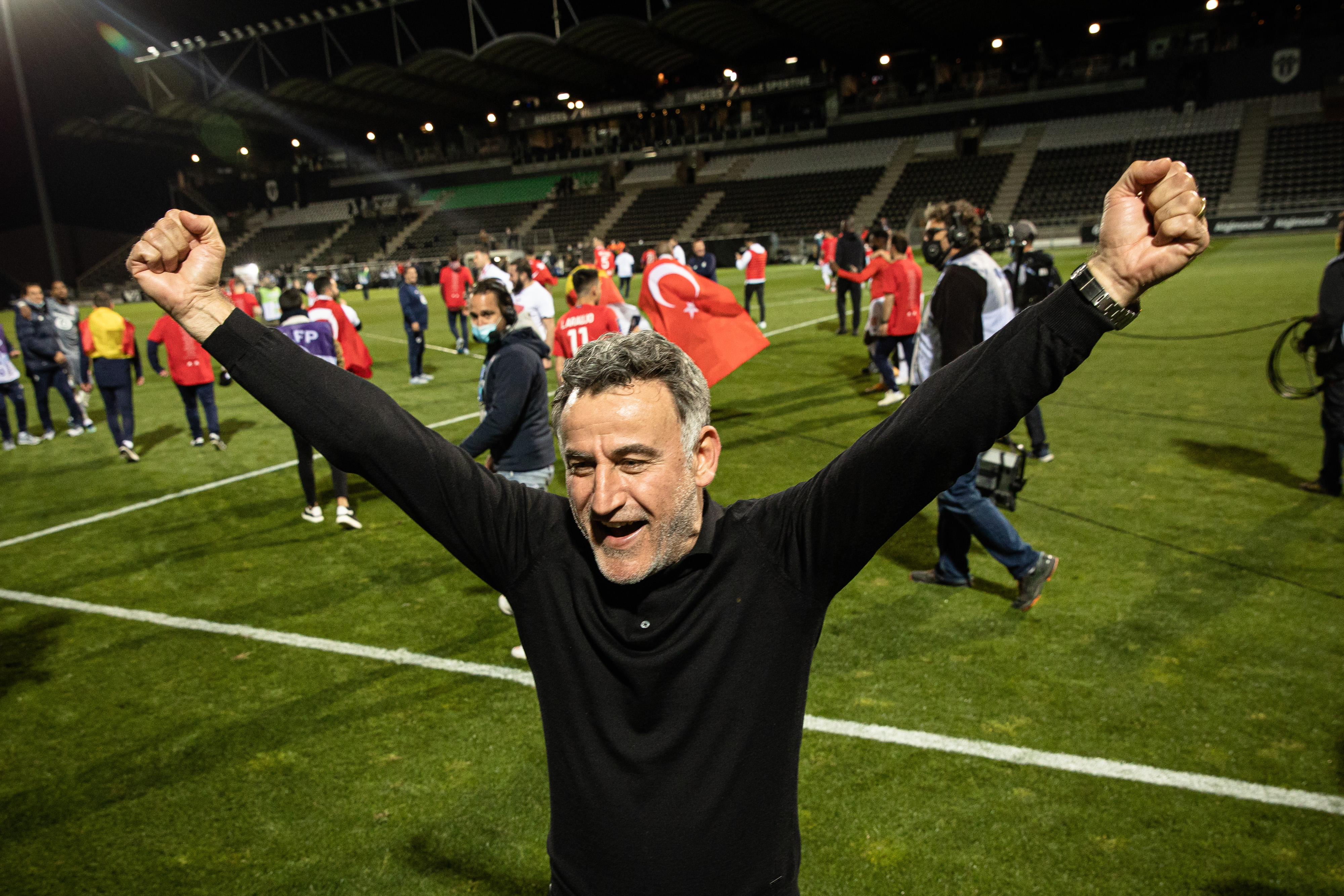 足球——法甲:里尔夺冠