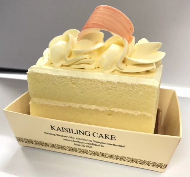 毕竟早在1928年时,另一家上海老牌西点房凯司令的白脱奶油蛋糕,已经