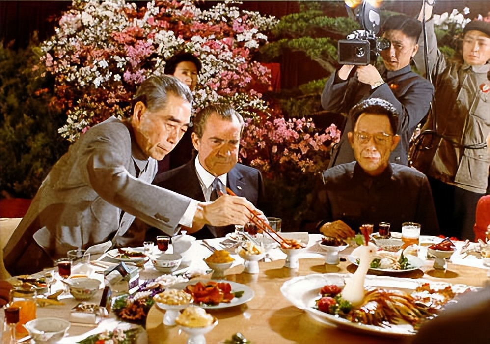 49年开国第一宴,国宴酒为何不选茅台,而是采用了汾酒?