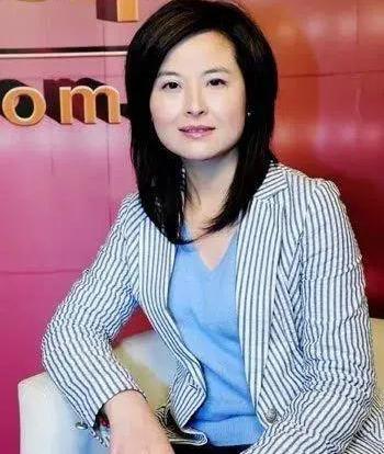 央视一姐张泉灵事业巅峰遭"乌龙",辞去"铁饭碗"后她怎么样了