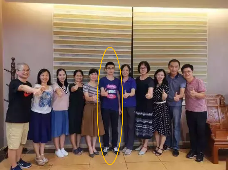 730分上清华,广西最帅状元杨晨煜,今年毕业后他会考公务员吗?