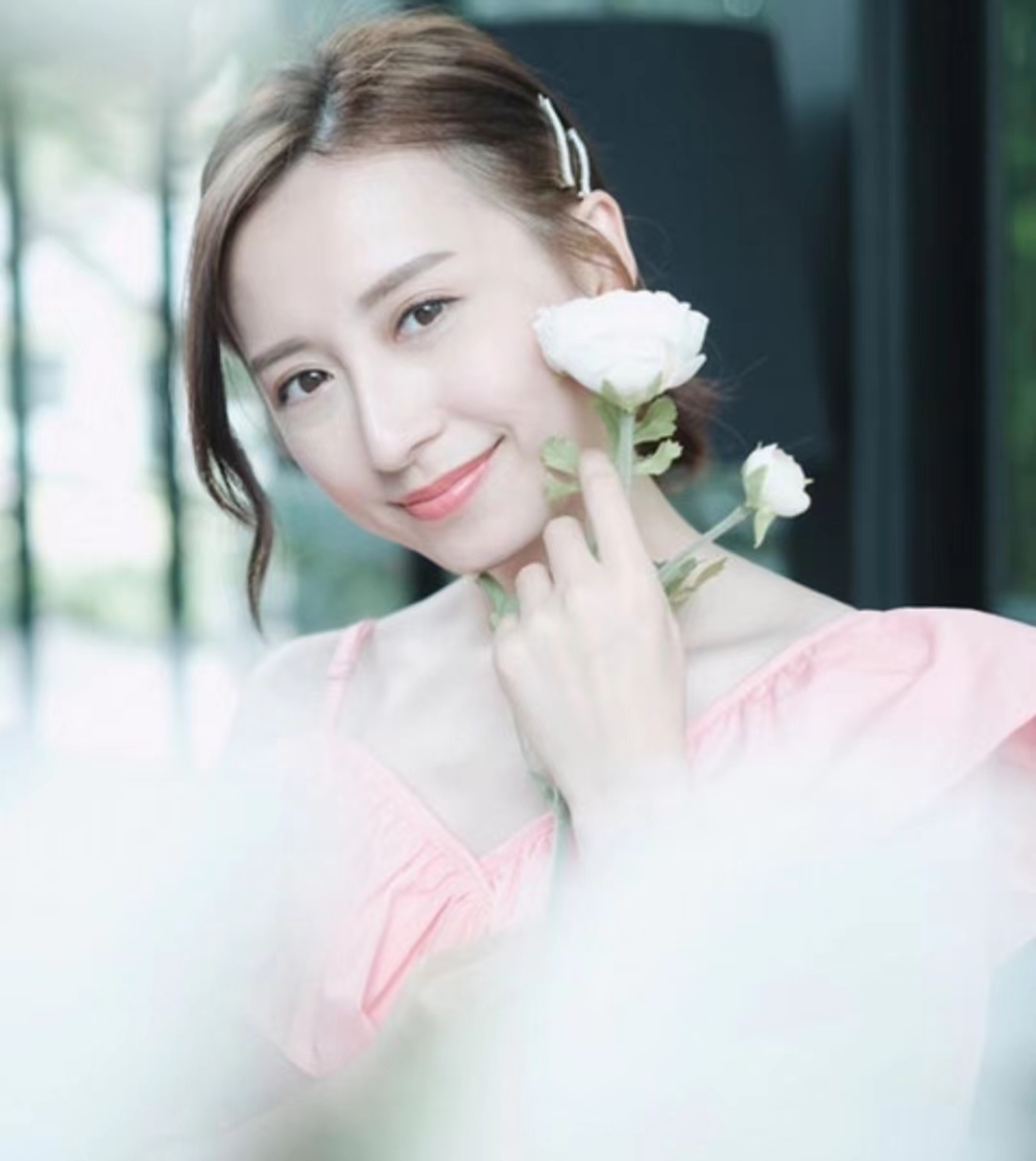 好惨!tvb小花龚嘉欣新剧沦为炮灰剧,两年视后之争随时未战先败