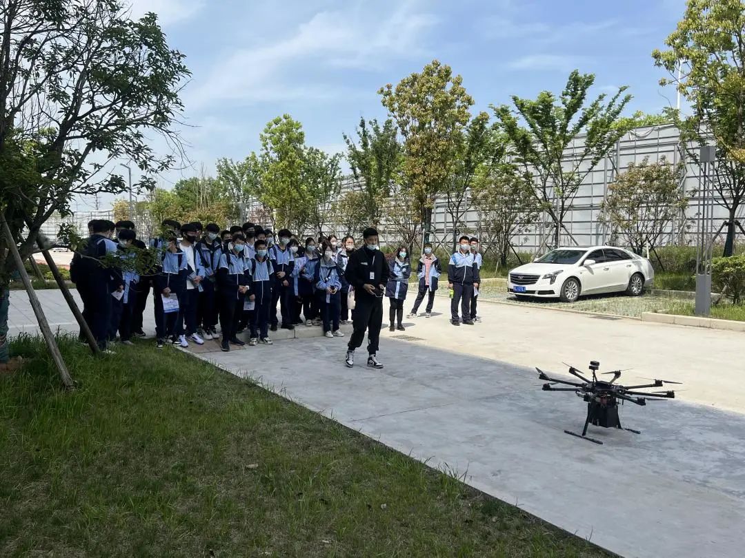 「航空點亮夢想」鎮江心湖高級中學航空研學社會實踐活動圓滿落幕