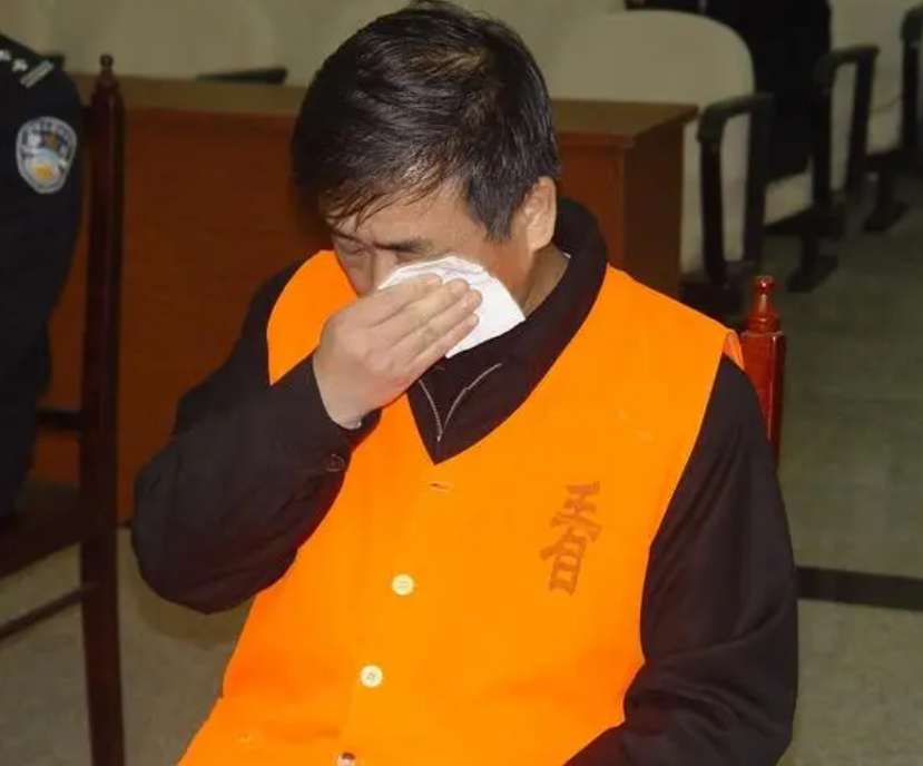 好色巨贪徐其耀:母女通吃,包养146名情妇,敛财千万被判死缓!