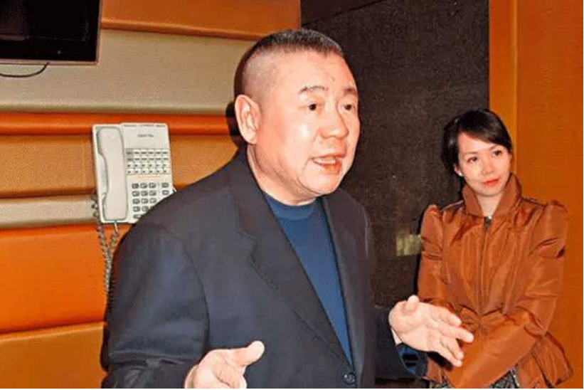 何贤:澳门势力最大的家族,轻松解决崩牙驹,何鸿燊都不敢得罪他