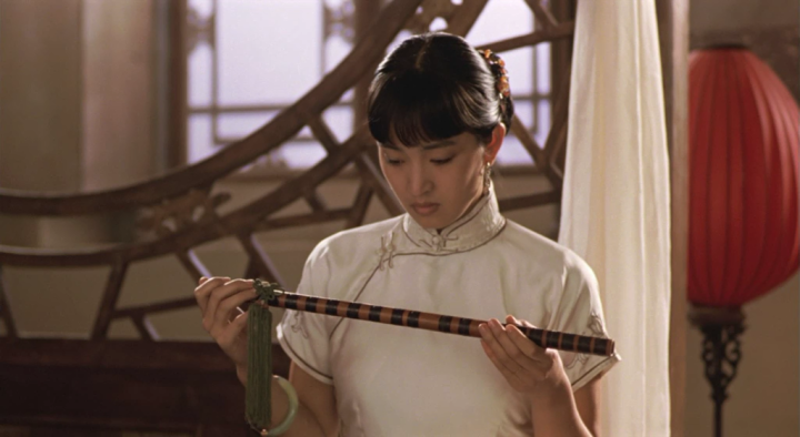 《妻妾成群》:女大学生颂莲,为何自愿嫁50岁的陈佐千做妾?