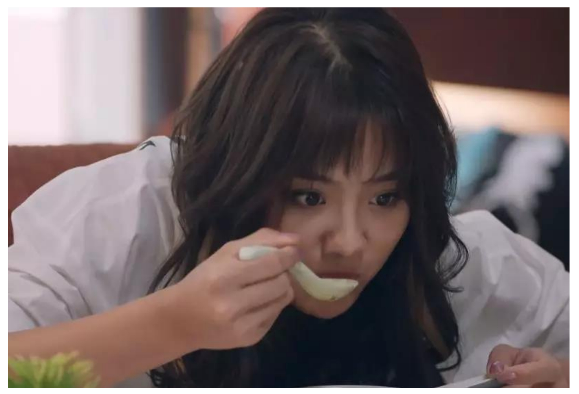 还记得《爱情公寓》里的咖喱酱吗?现在五官变成了这样