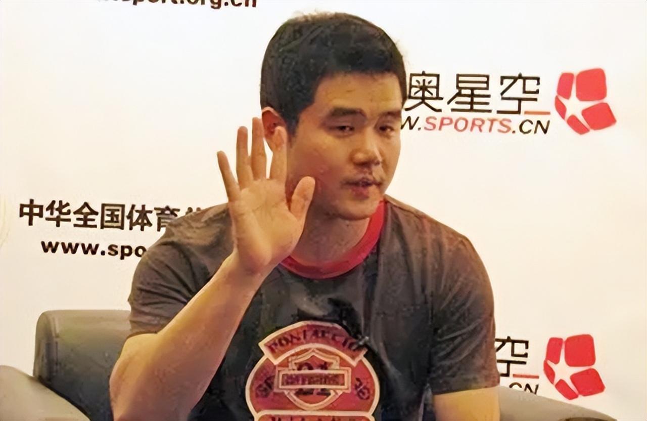 回顾国乒刘国正受伤后女友与他分手退役娶小9岁舞蹈出身的师妹