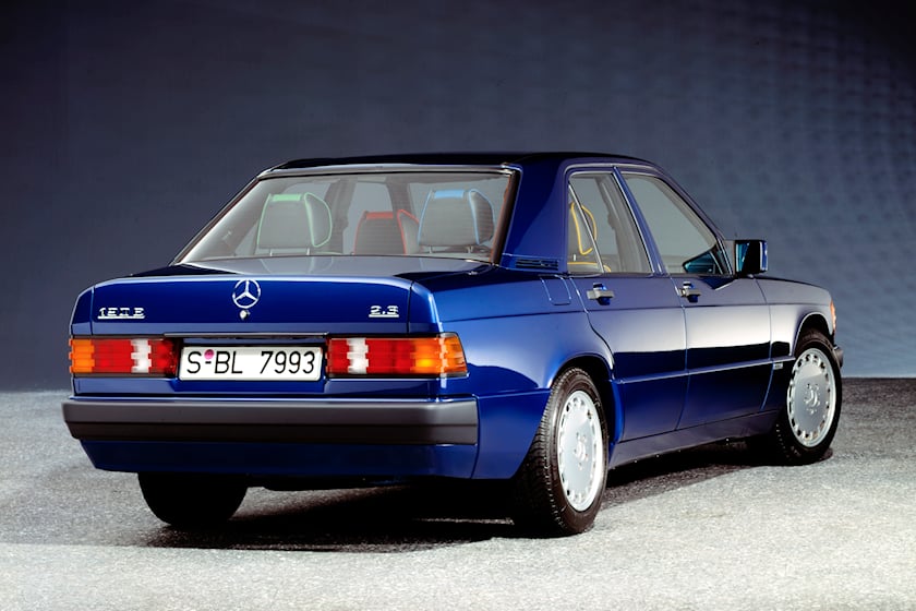 梅赛德斯-奔驰庆祝标志性且无法杀死的 190 系列