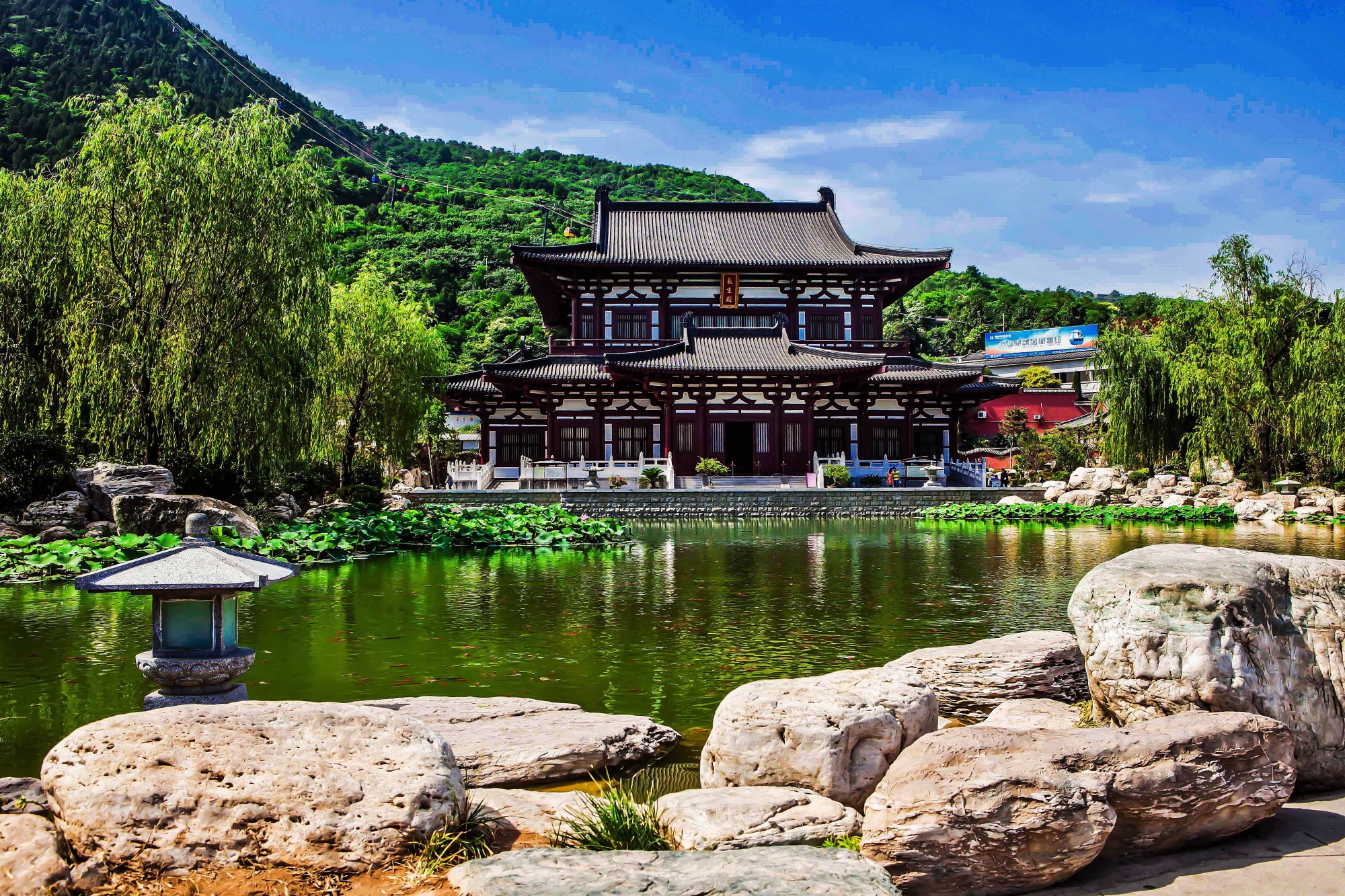 千古风流华清池:唐玄宗和杨贵妃爱情罗曼史的历史见证