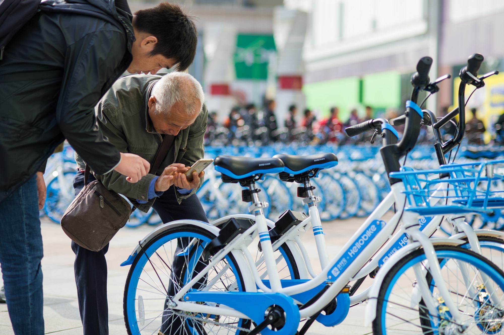 富二代丁伟:投资共享单车失败,女友"跑路",如今成"北漂"