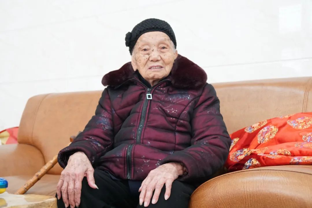 她做了这个决定.