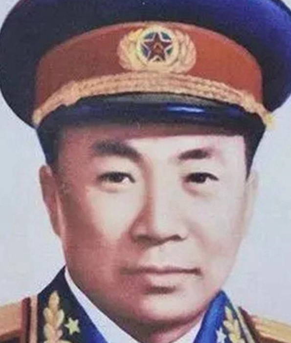 辽宁省委书记李伯秋,61岁被解除职务,70岁被开除党籍与军籍