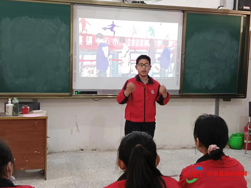 梁园区谢集镇二中党总支开展"学雷锋活动暨小小百家讲坛"比赛