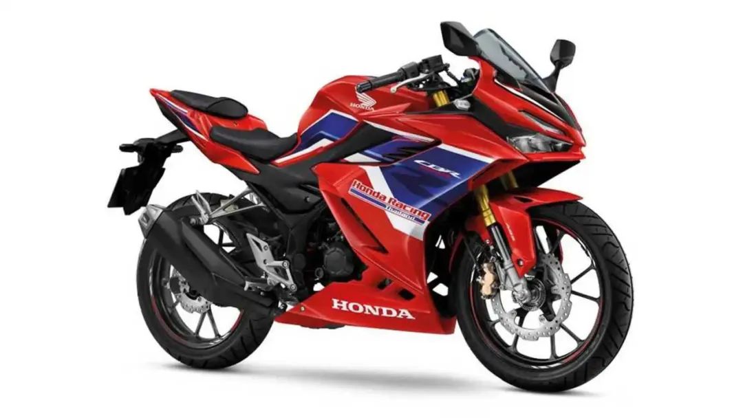 2023 款 honda cbr150r 国外发布,这配色有点"杀马特"
