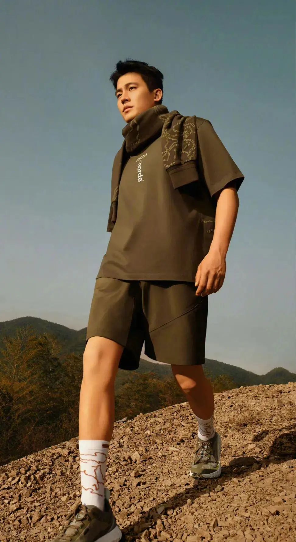 古天乐为什么美黑?范冰冰冒险代言p家?金星吐槽热巴捂胸?