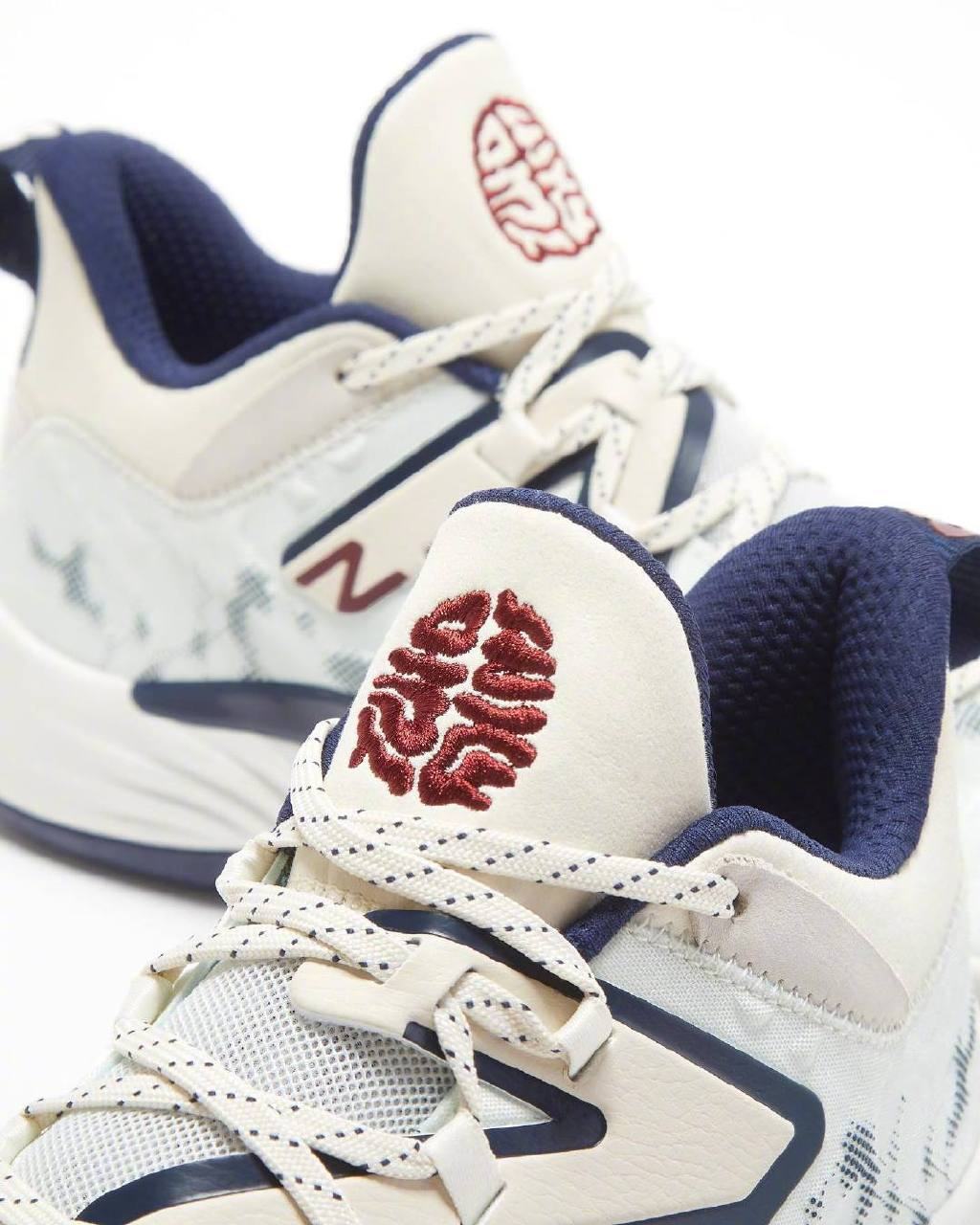 三球签名鞋新配色太骚气,crazy1紫色有点帅,curry10双配色来袭