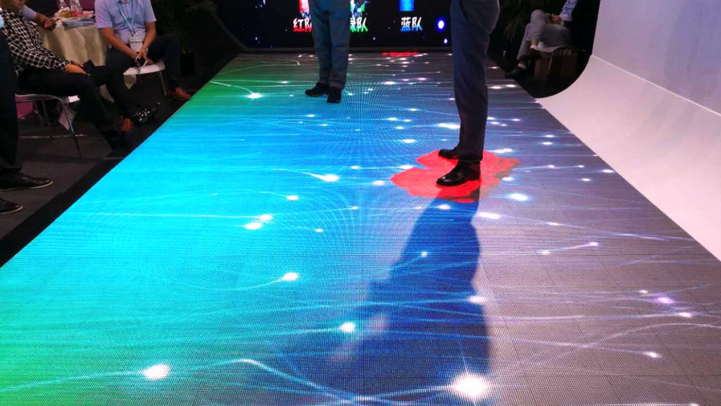 互动led地砖屏与普通led地砖屏的区别