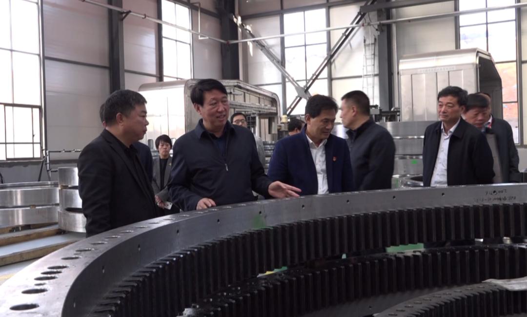 县政协视察重点工业项目建设情况