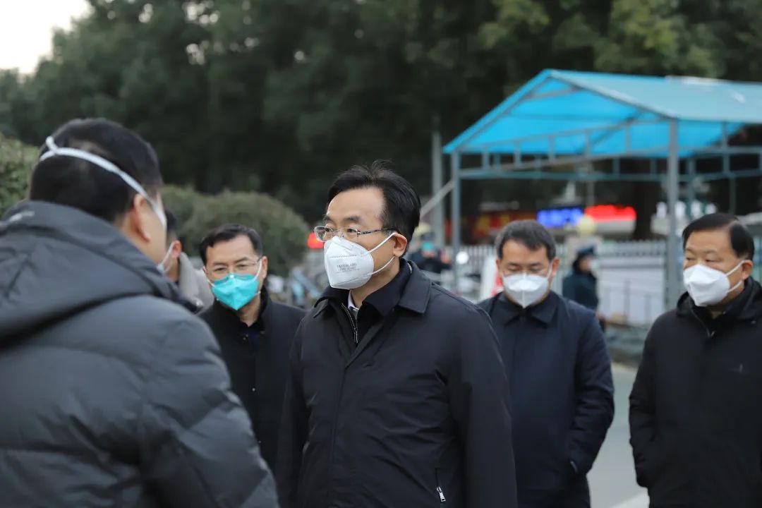 汉中市委书记钟洪江到城固汉台调研医疗服务和药品供应情况