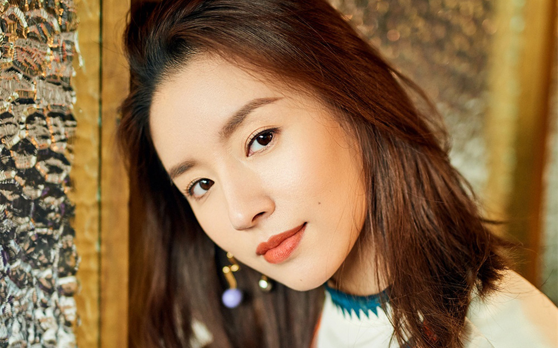 董洁新恋情曝光?与神秘男子共进晚餐,网友猜测与潘粤明关系