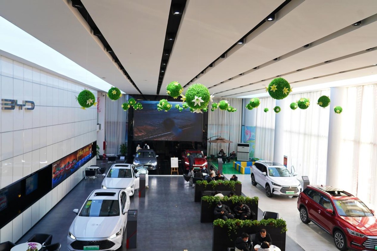 探访比亚迪4s店,买车修车一键搞定?终端服务也开始内卷了!