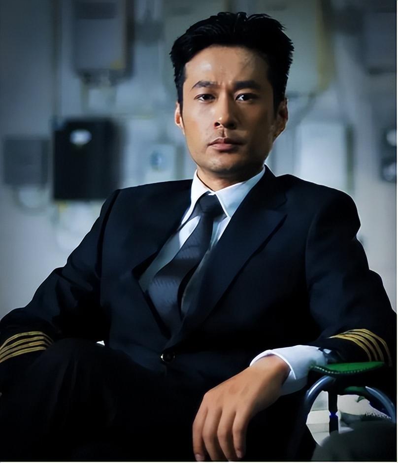 演员谭凯:51岁仍未婚,有北京户口却选择定居青岛