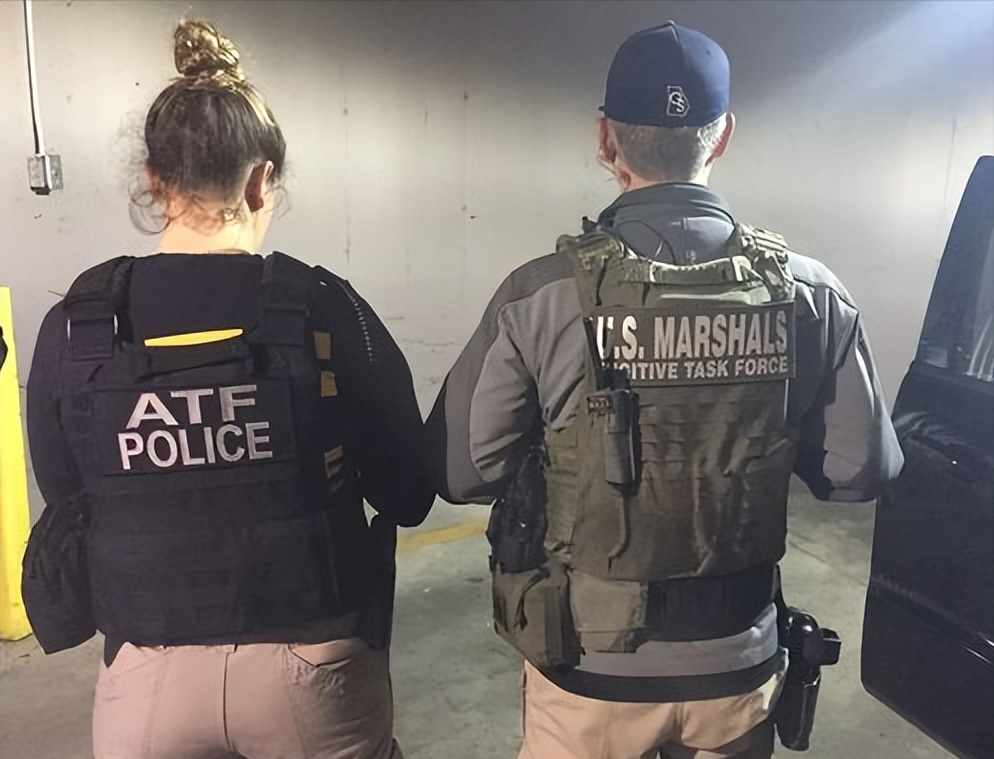 2022年华裔女博士被美国警察连开18枪射杀法院她没交物业费