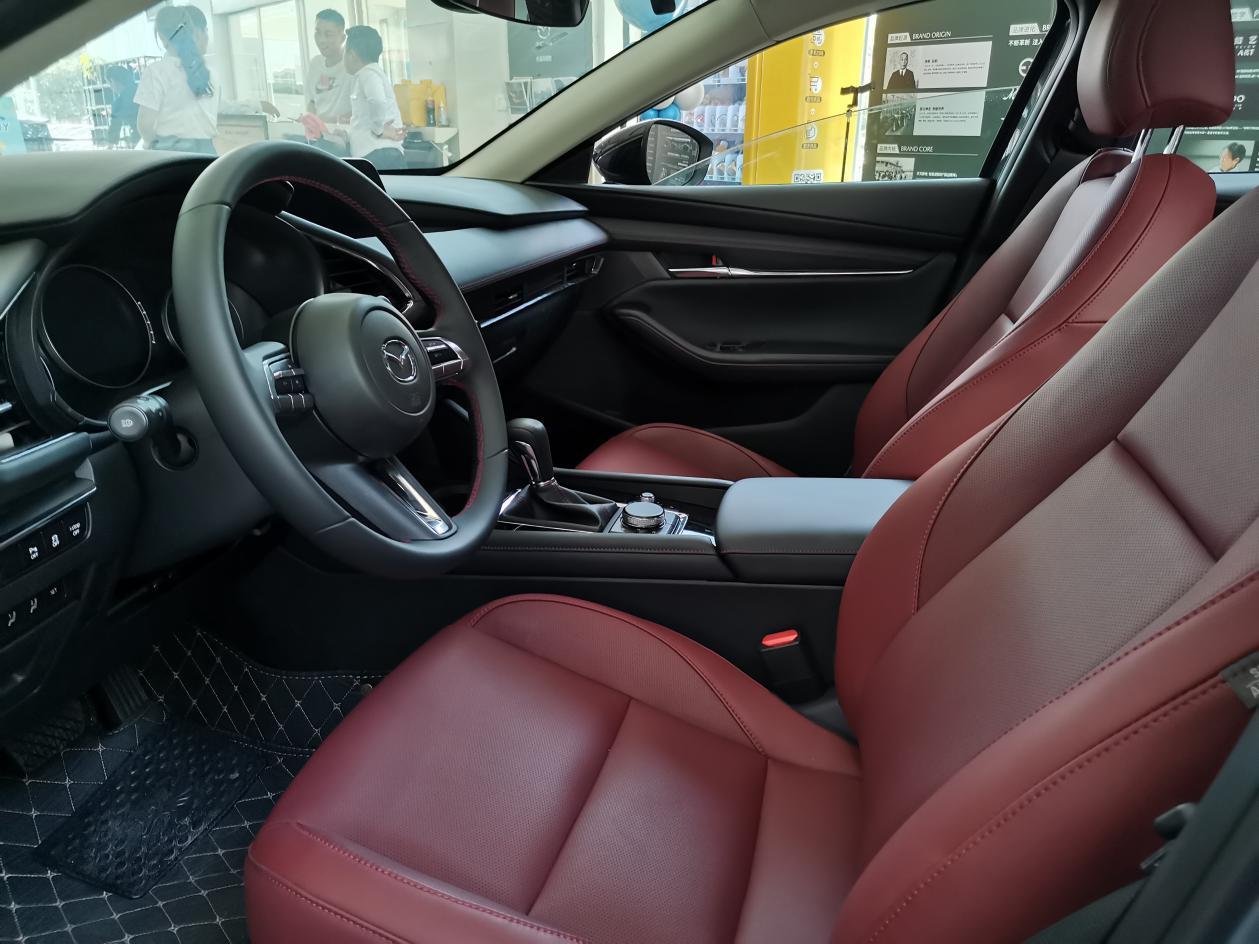 极热上市!长安马自达昂克赛拉/cx-30黑曜版,加价1000元很超值?