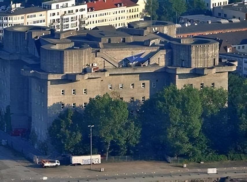 柏林防空塔不仅是外表强悍的战争机器,也是内部精巧的生活空间