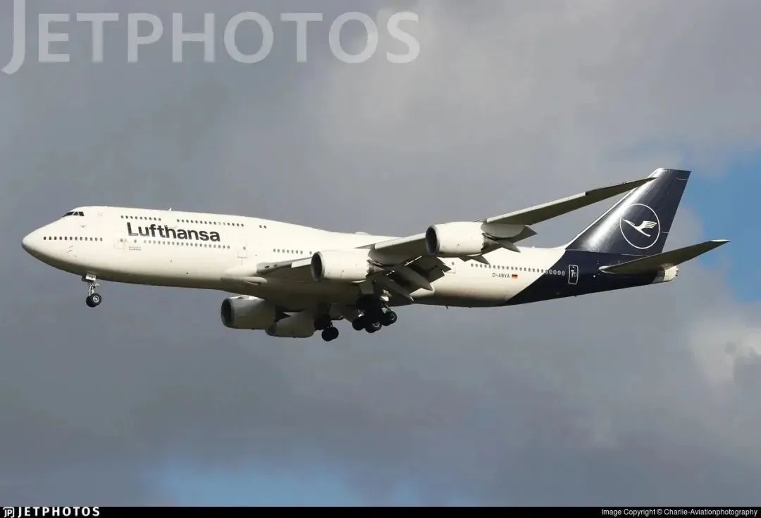 图片欣赏:德国汉莎航空的波音747-830